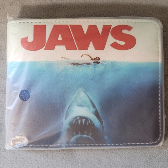 Jaws Wallet - Picture 2 of 16